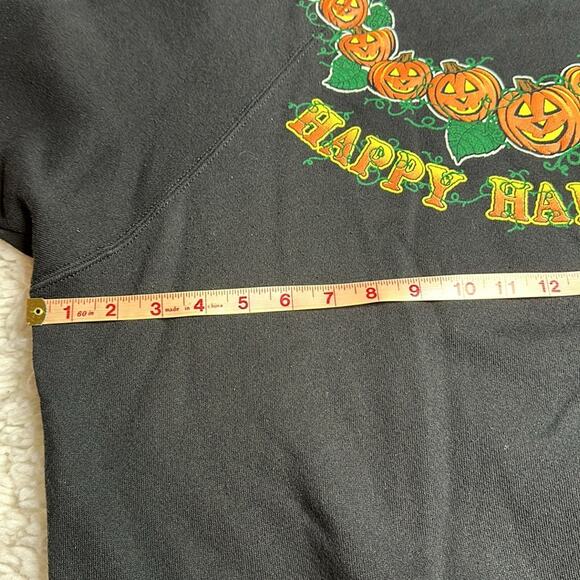 Happy Halloween Vintage Plus Size Black Comfy Pullover Crew Neck Runs Shorter - Picture 4 of 9